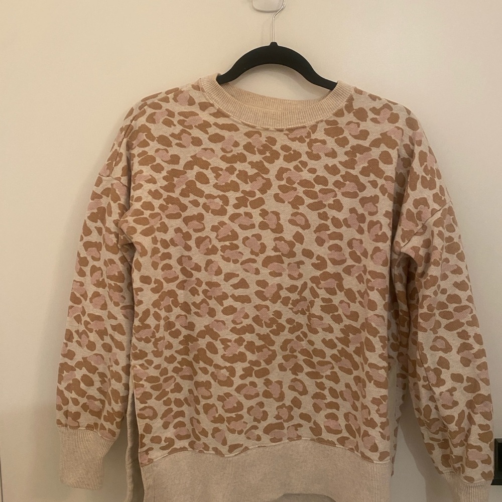 Aerie XS oversized Leopard print sweater